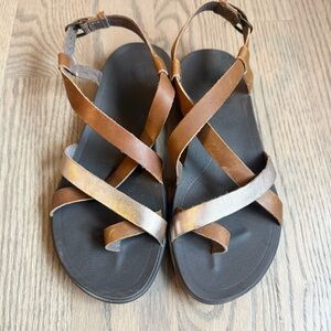 OluKai Upena Two Tone Cross Strap Leather Sandals